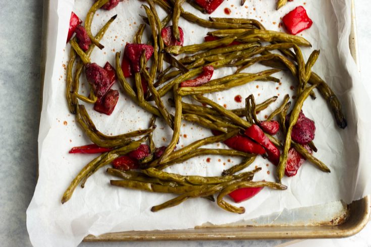 Balsamic Roasted Green Beans and Strawberries