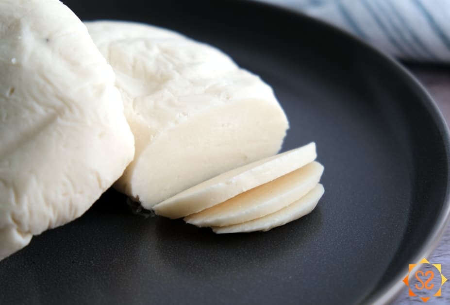 sliced vegan mozzarella