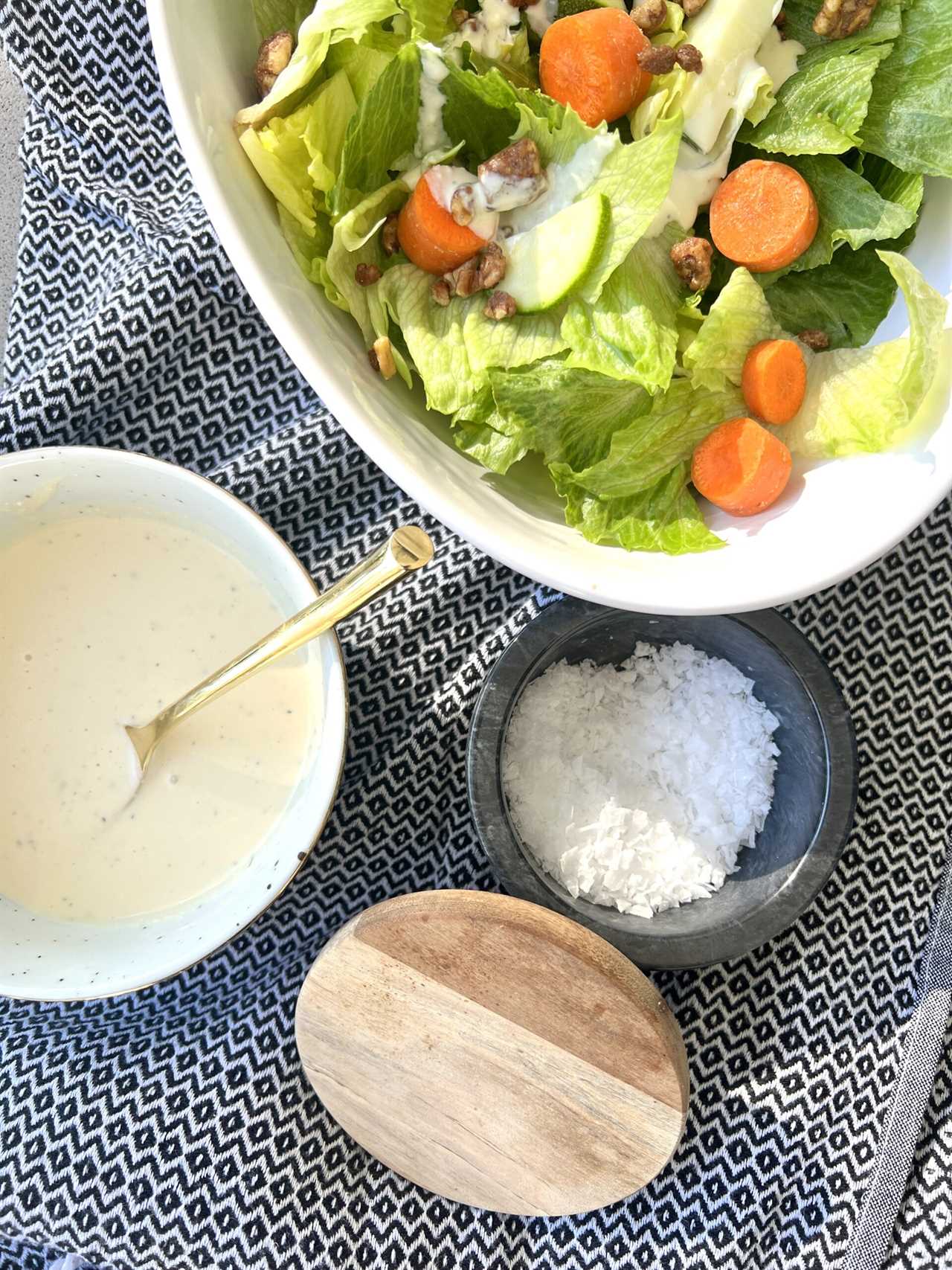 How to Make Homemade Caesar Dressing #Keto #Paleo #Whole30 #lowcarb #summer #salad