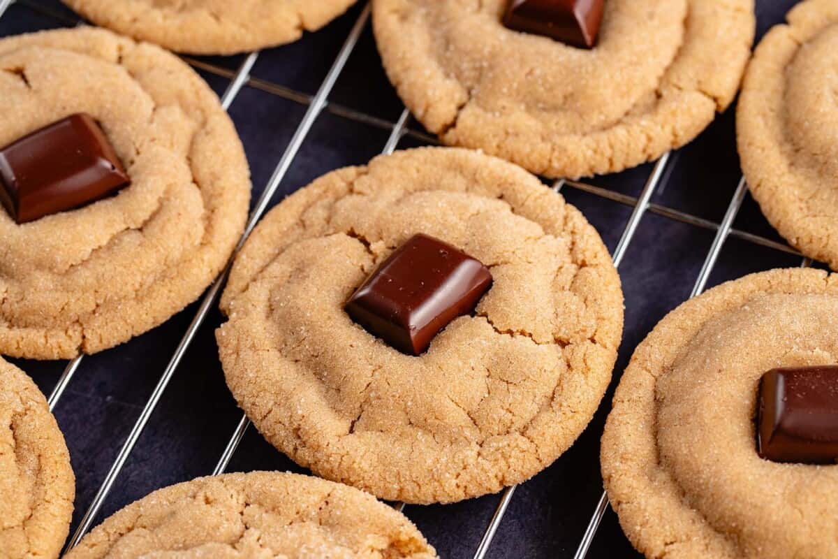 upclose of cookies on a cooling rack