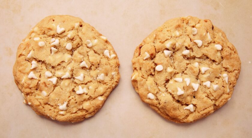 white chocolate macadamia nut cookies vegan