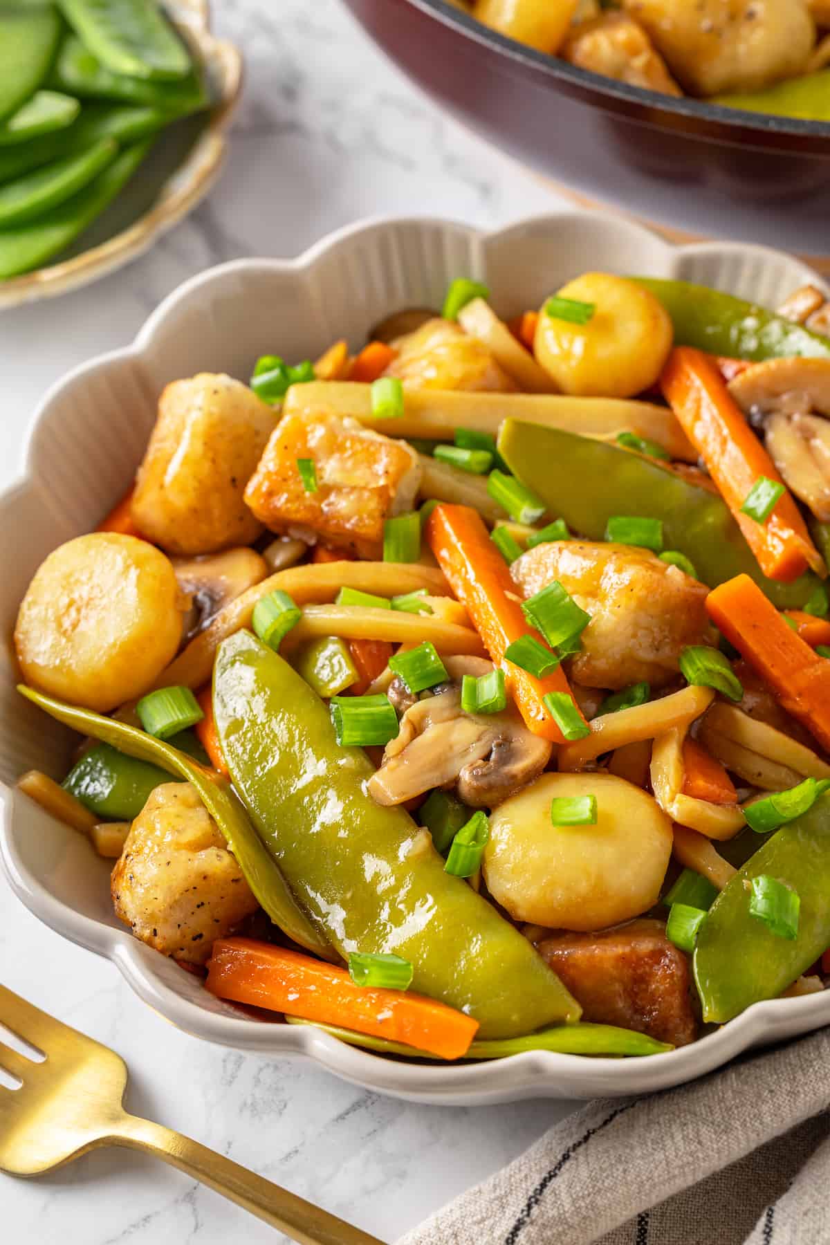 Tofu moo goo gai pan in bowl